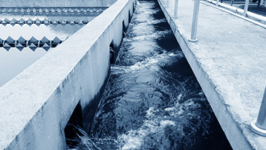 該怎么維護保養玻璃鋼污水處理設備？